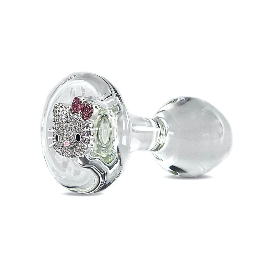 Classic Kitty Magnetic Medallion Short